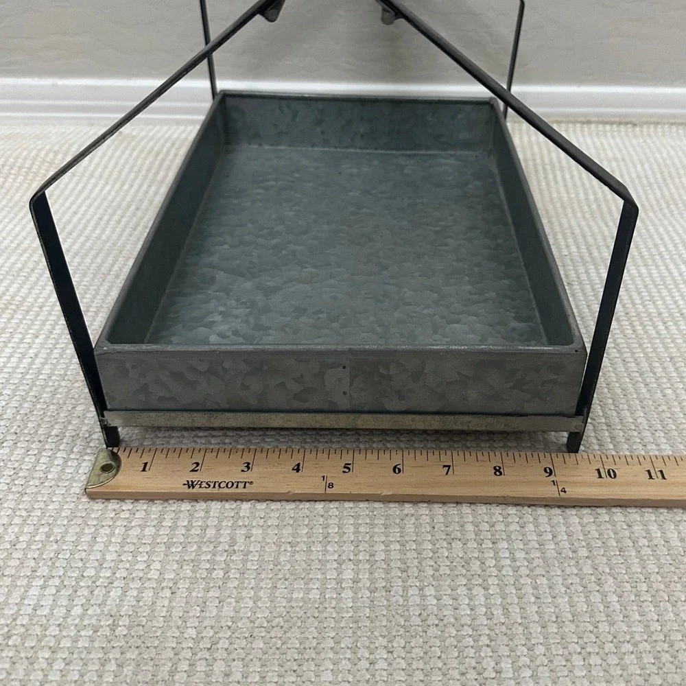 Unbranded galvanized metal